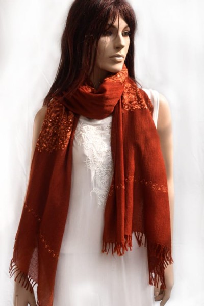 Wollen sjaal of stola, roestbruin, pailletjes, paisley motief