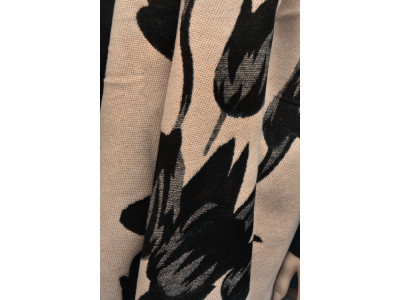Tulpen en vlindersjaal, zwart, offwhite, zalm en groen