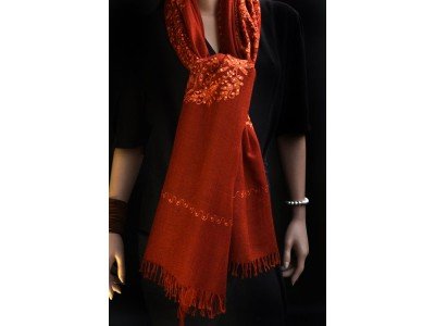 Wollen sjaal of stola, roestbruin, pailletjes, paisley motief