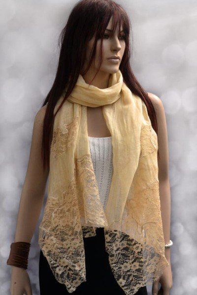 Linnen sjaaltje met kant, warm beige