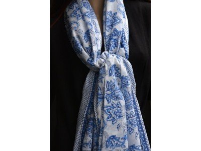 Katoenen sjaal of pareo met originele blockprint, blauw en wit